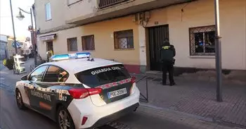 Muere apuñalado en su domicilio por la expareja de la mujer con la que vivía