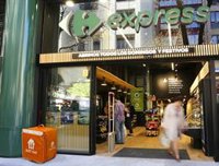 Carrefour y Just Eat refuerzan su alianza con entregas en media hora de compras a domicilio en España