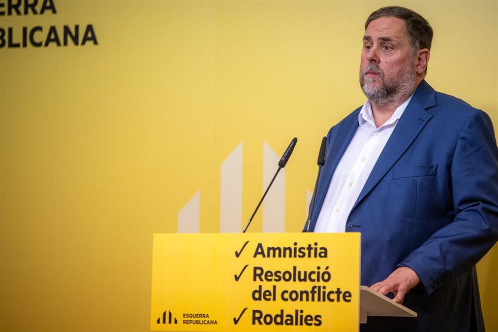 Archivo - El presidente de ERC, Oriol Junqueras, comparece en una rueda de prensa, a 2 de noviembre de 2023, en Barcelona, Catalunya (España). Junqueras ha presentado el acuerdo entre PSOE y ERC para la investidura de Pedro Sánchez que contempla la ley 