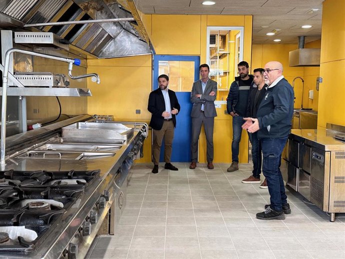 Visita al final de obra en la cafetería de Son Hugo.
