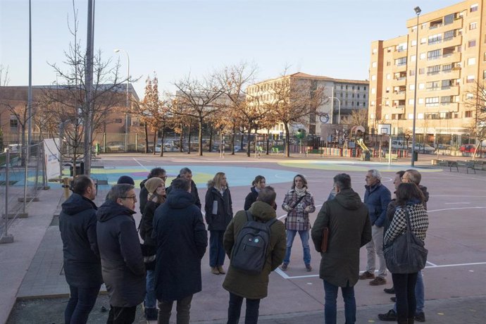 Visita al patio de la ikastola Amaiur.