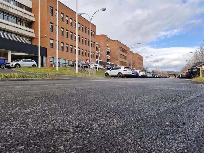 Parte ya repavimentada del Hospital del Bierzo (León).