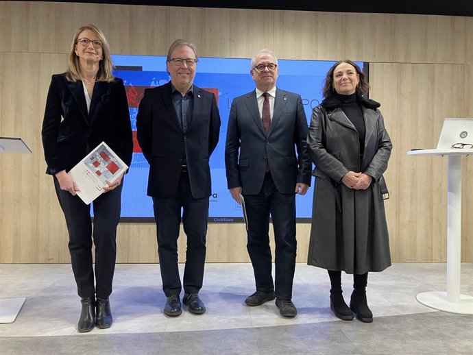 Carme Poveda (Cámara de Barcelona), Josep Santacreu (Cámara de Barcelona), Jordi Valls (AMB) y Ester Pujol (AMB).