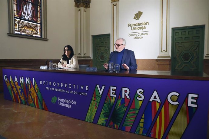 La responsable de Artes Plásticas de la Fundación Unicaja, Emilia Garrido, y el comisario de la exposición, Karl Von der Ahé, han participado en el acto de presentación de la exposición, que se podrá visitar a partir del 7 de febrero.