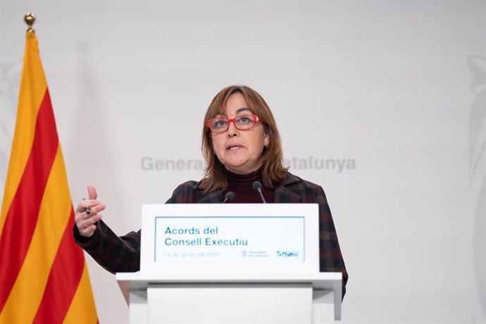 La consejera de Territorio, Vivienda y Transición Ecológica, y portavoz del Govern, Silvia Paneque, informa durante una rueda de prensa de los acuerdos que ha adoptado el Consell Executiu tras la reunión celebrada por la mañana, a 14 de enero de 2025, en 