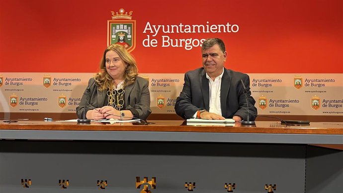 Rueda de prensa de la alcaldesa de Burgos, Cristina Ayala, y el vicealcalde y presidente de Urbanismo, Juan Manuel Manso.