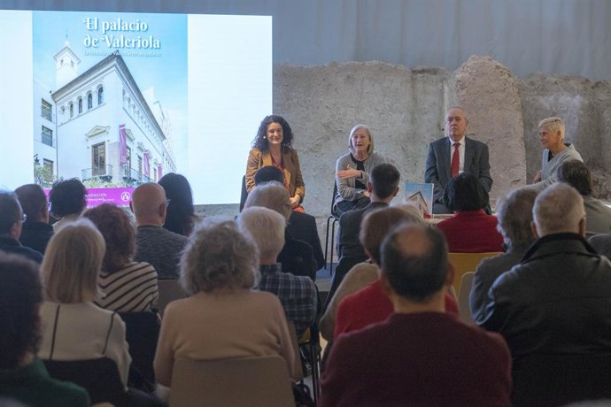 Un libro sigue las huellas de la historia en el Palacio de Valeriola, "un espacio único en València"