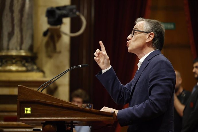 Archivo - El president del grupo parlamentario de ERC, Josep María Jové, interviene durante el debate del pleno de investidura, en el Parlament de Cataluña, a 8 de agosto de 2024, en Barcelona, Catalunya (España). Hoy se celebra el pleno de investidura de