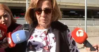 Merchi, la madre de Anabel Pantoja, saca fuerzas para hablar con la prensa a las puertas del hospital