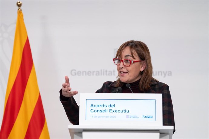 La consejera de Territorio, Vivienda y Transición Ecológica, y portavoz del Govern, Silvia Paneque, informa durante una rueda de prensa de los acuerdos que ha adoptado el Consell Executiu tras la reunión celebrada por la mañana, a 14 de enero de 2025, en 