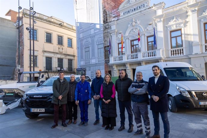 La Alcaldesa De Guadalajara, Ana Guarinos, En La Presentación De Los Nuevos Vehículos.