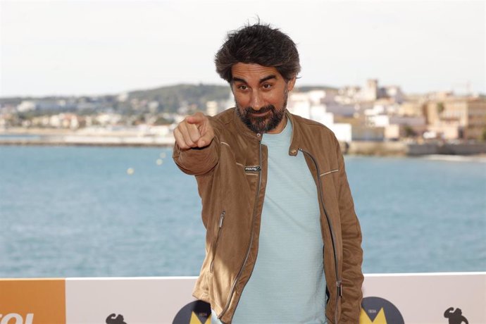 Archivo - El escritor Manel Loureiro posa en el photocall de la película ‘Apocalipsis Z. El principio del fin’, en el Festival de Sitges 2024, a 5 de octubre de 2024, en Sitges, Barcelona