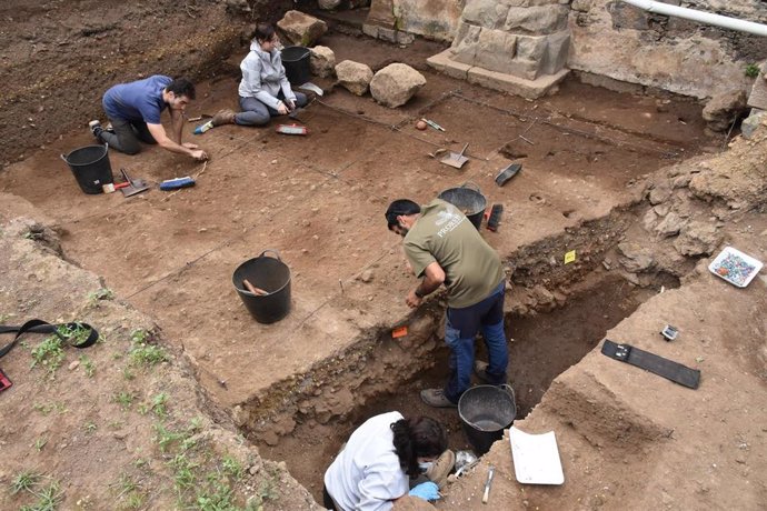 Archivo - Excavación arqueológica en el exconvento de San Lorenzo, en La Orotava