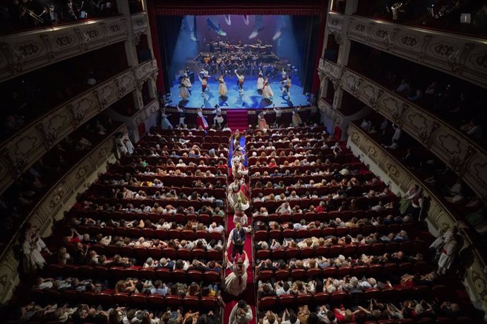 Imagen de archivo de una actuación en el Teatre Escalante de València.