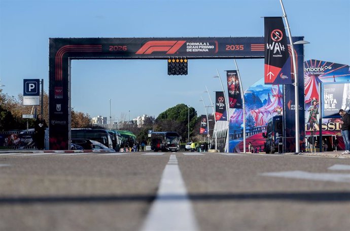 Archivo - Arco de salida que tendrá el Gran Premio de España de Fórmula 1, en IFEMA Madrid