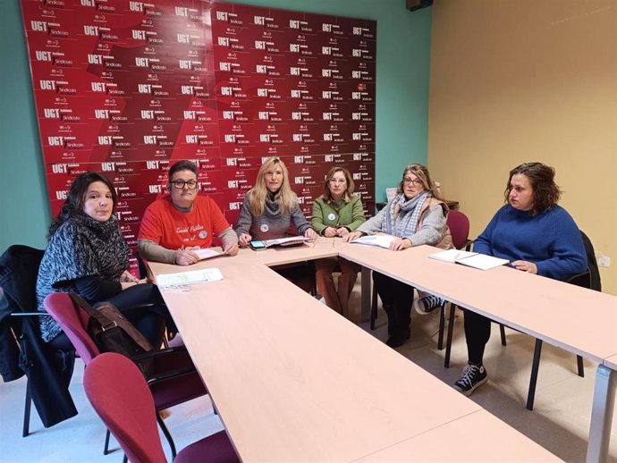 Rueda de prensa del sindicato UGT Servicios Públicos de Córdoba (UGT SP) sobre el convenio de los trabajadores del servicio de Ayuda a Domicilio de la capital.