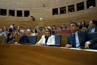 El PP pide "dejar la demagogia" con el tope salarial, el PSPV ve "ridículo" el "recule" y Compromís, un Consell "débil"