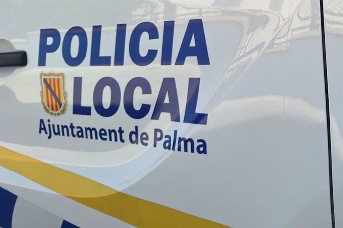 Archivo - Coche de la Policía Local de Palma.