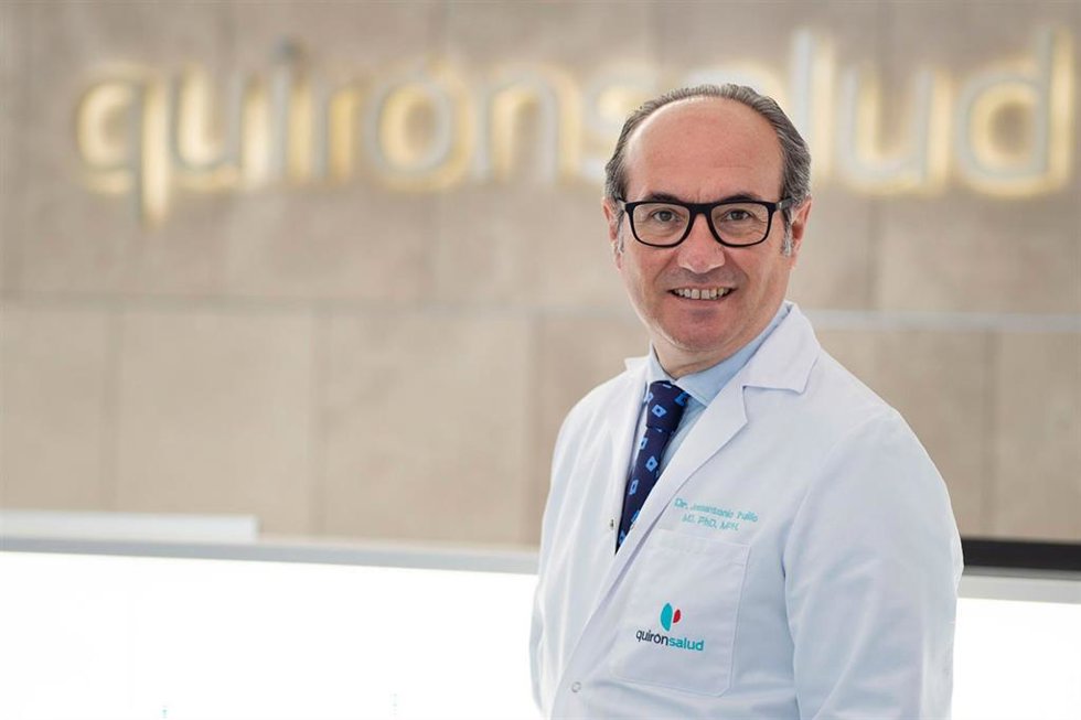 El doctor José Antonio Trujillo, médico hospitalista del Servicio de Cirugía General del Hospital Quirónsalud Málaga, es el nuevo vicepresidente primero del Colegio de Médicos de Málaga, donde se encargará del área de innovación.