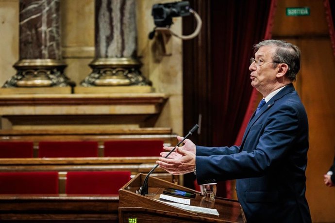 El diputado del PP en el Parlament Pere Lluís Huguet en el pleno del Parlament. Foto de archivo
