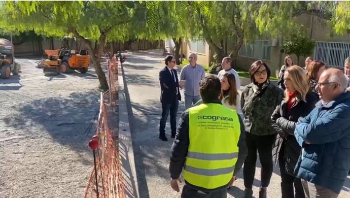 La delegada de Desarrollo Educativo y Formación Profesional de la Junta en Granada, María José Martín, ha visitado el Centro de Educación Infantil y Primaria (CEIP) Reina Fabiola de Motril.