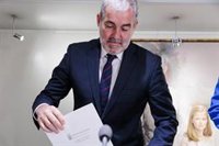 El presidente de Canarias se muestra "tremendamente respetuoso" con la situación de NC