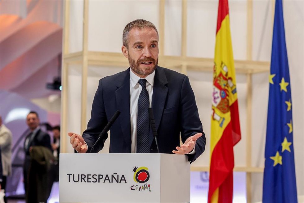 Archivo - El director general de Turespaña, Miguel Sanz, interviene durante la presentación de 'Esto es España', en la tercera jornada de la Feria Internacional de Turismo, FITUR 2023, en IFEMA Madrid, a 20 de enero de 2023, en Madrid.