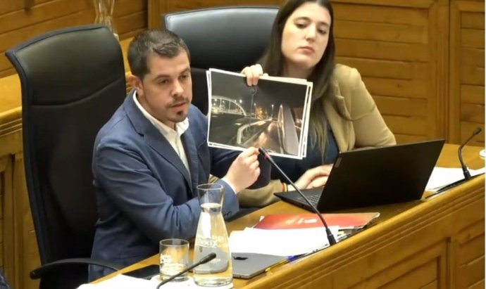 El portavoz de IU, Javier Suárez Llana, interviene en el Pleno Municipal de Gijón.
