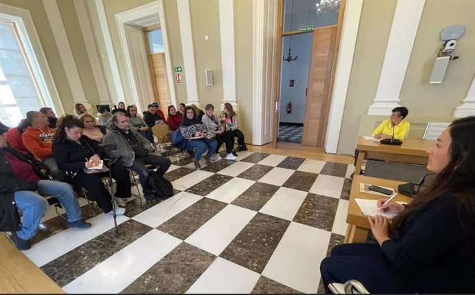 Reunión del Ayuntamiento de Cáceres con asociaciones para organizar el carnaval