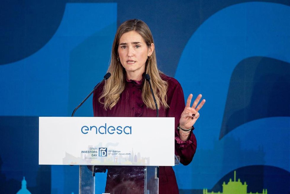 La vicepresidenta tercera y ministra para la Transición Ecológica y el Reto Demográfico, Sara Aagesen, interviene durante la XV Edición del Spain Investors Day (SID), en el Hotel Mandarín Oriental Ritz, a 15 de enero de 2025, en Madrid (España). Este fo