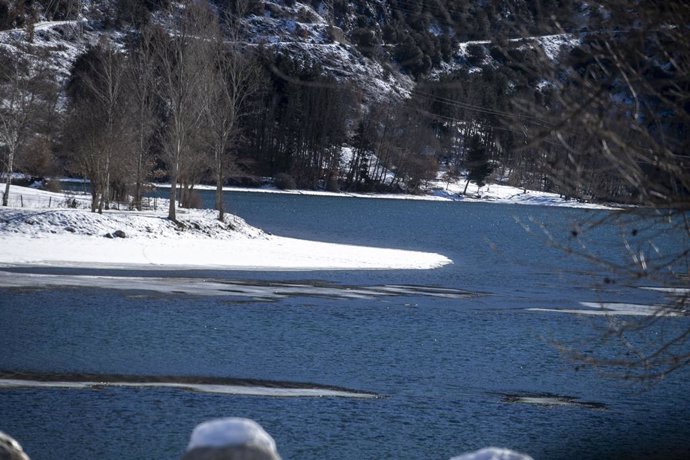 Archivo - Vista d'una esplanada nevada