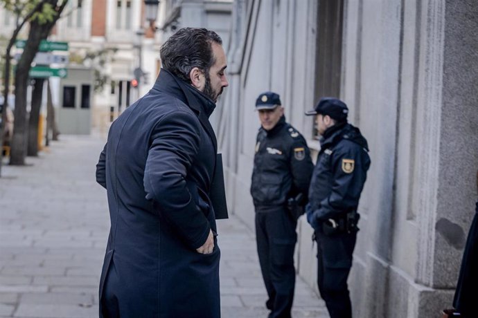 El empresario Víctor de Aldama a su llegada a declarar ante el Tribunal Supremo, a 16 de diciembre de 2024, en Madrid (España).