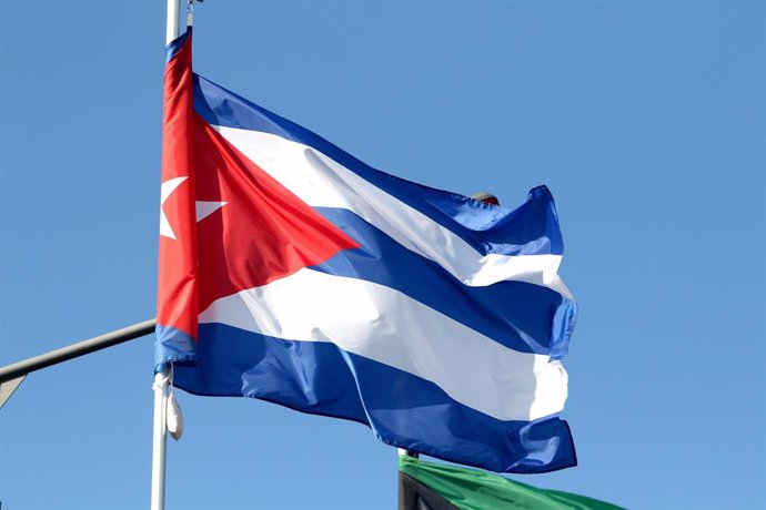 Archivo - June 9, 2024, Saint Petersburg, Russia: The flag of the Republic of Cuba seen in the gallery of flags of the participating countries in the framework of St. Petersburg International Economic Forum 2024