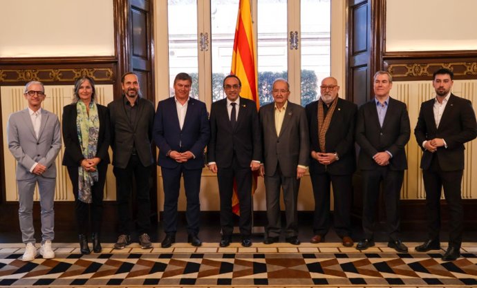 El presidente de Pimec, Antoni Cañete, y el del Parlament, Josep Rull, se han reunido este miércoles en la Cámara catalana, en un encuentro en el que también han participado otros representantes de la patronal