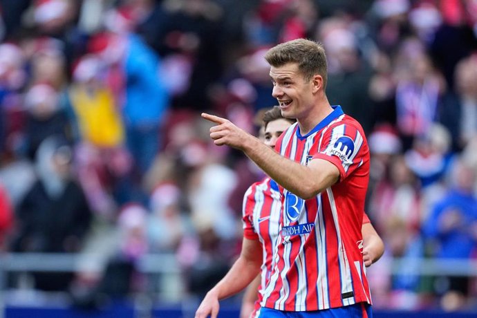 Archivo - Alexander Sorloth celebra un gol con el Atlético de Madrid.