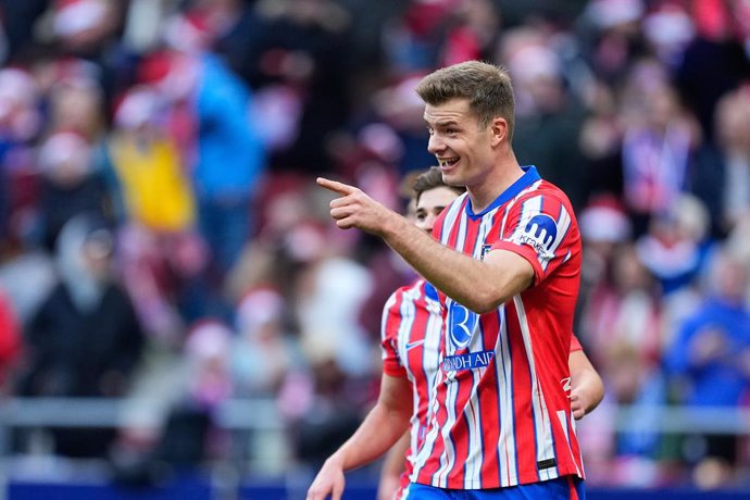 Archivo - Alexander Sorloth of Atletico de Madrid celebrates a goal during the Spanish League, LaLiga EA Sports, football match played between Atletico de Madrid and Getafe CF at Riyadh Air Metropolitano stadium on December 15, 2024, in Madrid, Spain.