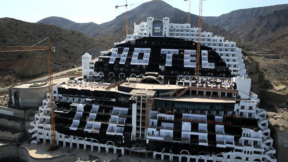 Archivo - Hotel de Azata del Sol en el paraje de El Algarrobico, en Carboneras (Almería).