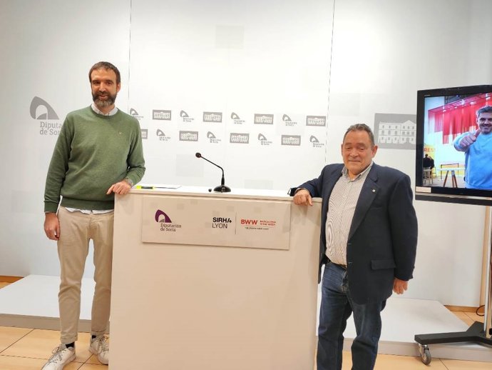 Samuel Moreno (i) y Saturnino de Gregorio presentan la participación de Soria en ferias agroalimentarias