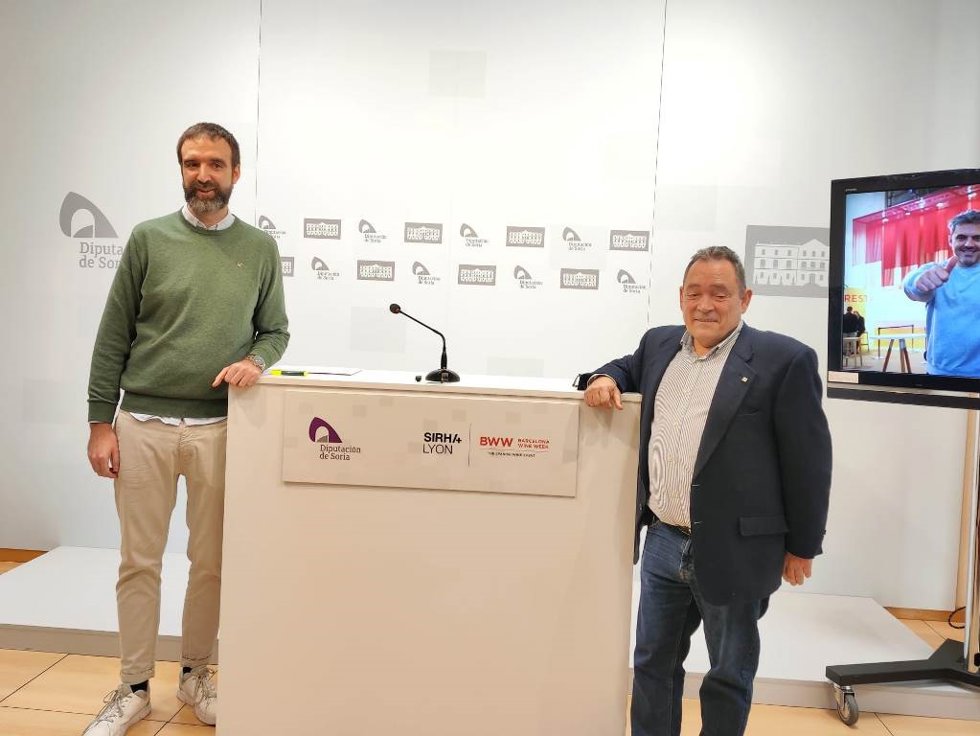 Samuel Moreno (i) y Saturnino de Gregorio presentan la participación de Soria en ferias agroalimentarias