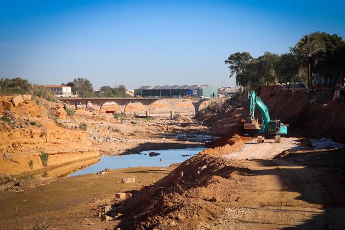 Torrent avanza en los trabajos de reconstrucción del barranco del Poyo