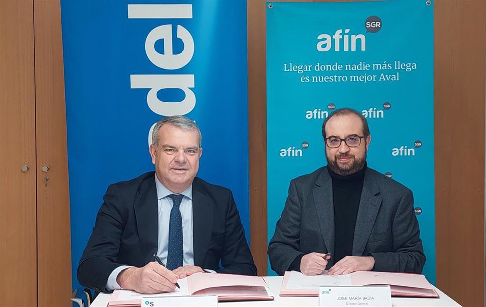 El director de la Territorial Este de Banco Sabadell, Fernando Canós, y el director general de Afín SGR, José María Badía