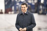 Moreno reivindica que gasta en sanidad un 40% más que el último gobierno socialista: "Montero está en campaña electoral"