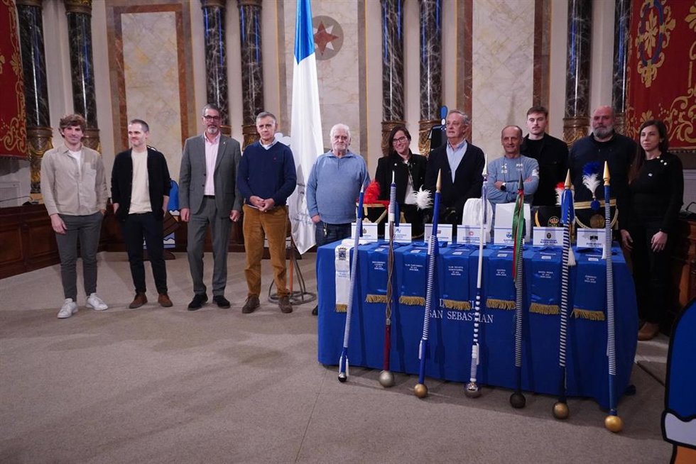 Presentación de la Tamborrada de adultos.
