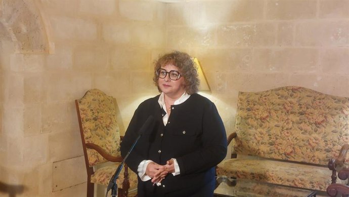 La vicepresidenta ejecutiva de la FEHM, María José Aguiló, atiende a los medios.