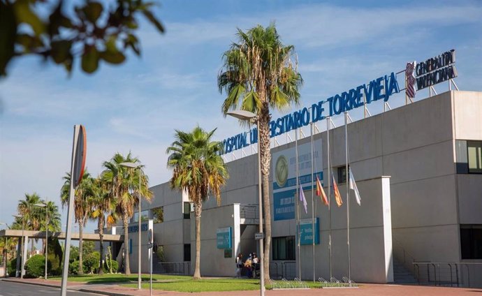 Archivo - Imagen de archivo del Hospital de Torrevieja (Alicante).