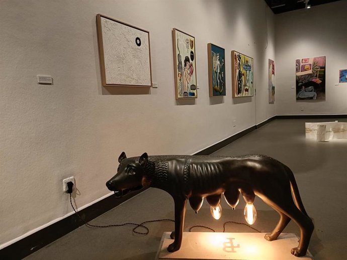 Inauguración de la 34 Muestra de Artes Plásticas del Principado en el Centro de Cultura Antigua Instituto (CCAI) de Gijón.