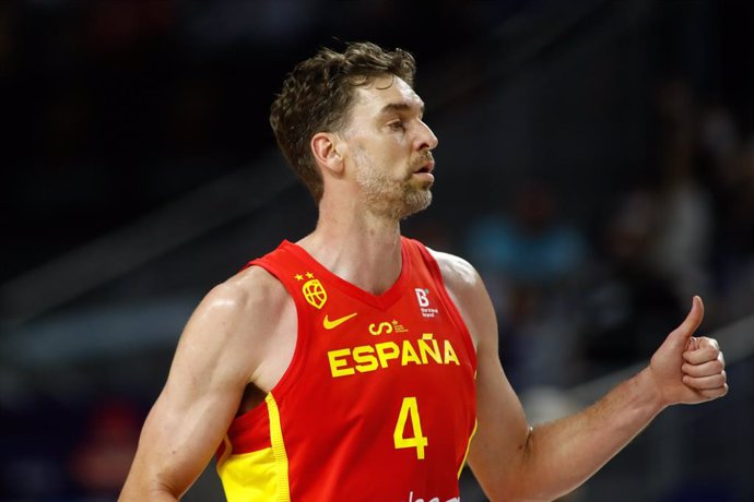 Archivo - Pau Gasol en el España - Irán