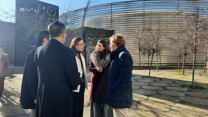 La consejera de Salud y el alcalde de Badajoz