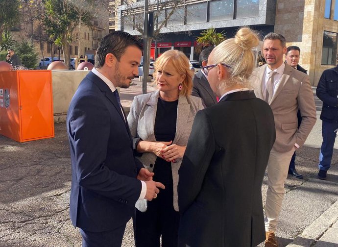 La consejera de Industria, Leticia García; el presidente de CES, Antonio Rollán, y premiada a mejor empresaria, Mar Olmedo