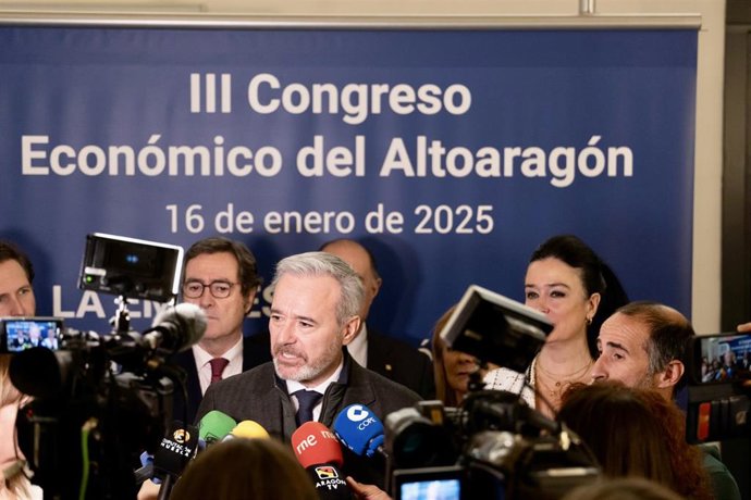 El presidente del Gobierno de Aragón, Jorge Azcón, antes del III Congreso Económico del Altoaragón.